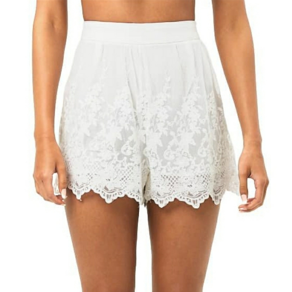 Forever 21 • NWOT White Lace Shorts